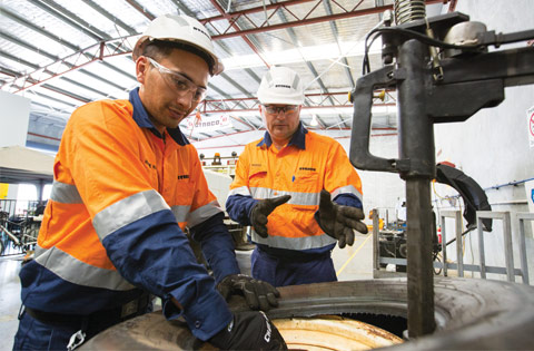 Earthmover Tyre Fitters Mobile Maintenance Qld Coal Mines