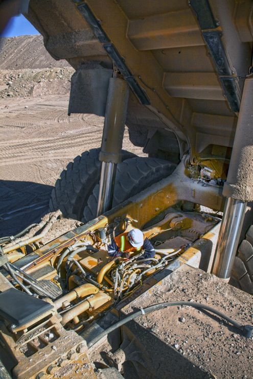 Hydraulic Excavator Digger Fitters Job Mackay QLD