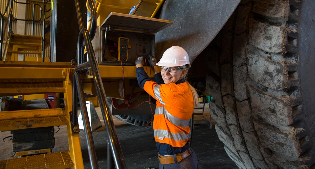 Heavy Duty Diesel Fitter Mining job Diggers & Drills Port Hedland-iMINCO.net Mining Information