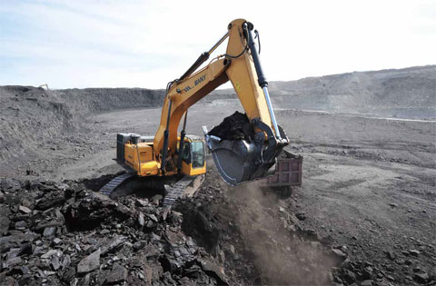 Grinder Excavator Mobile Plant Mining Operator Queensland