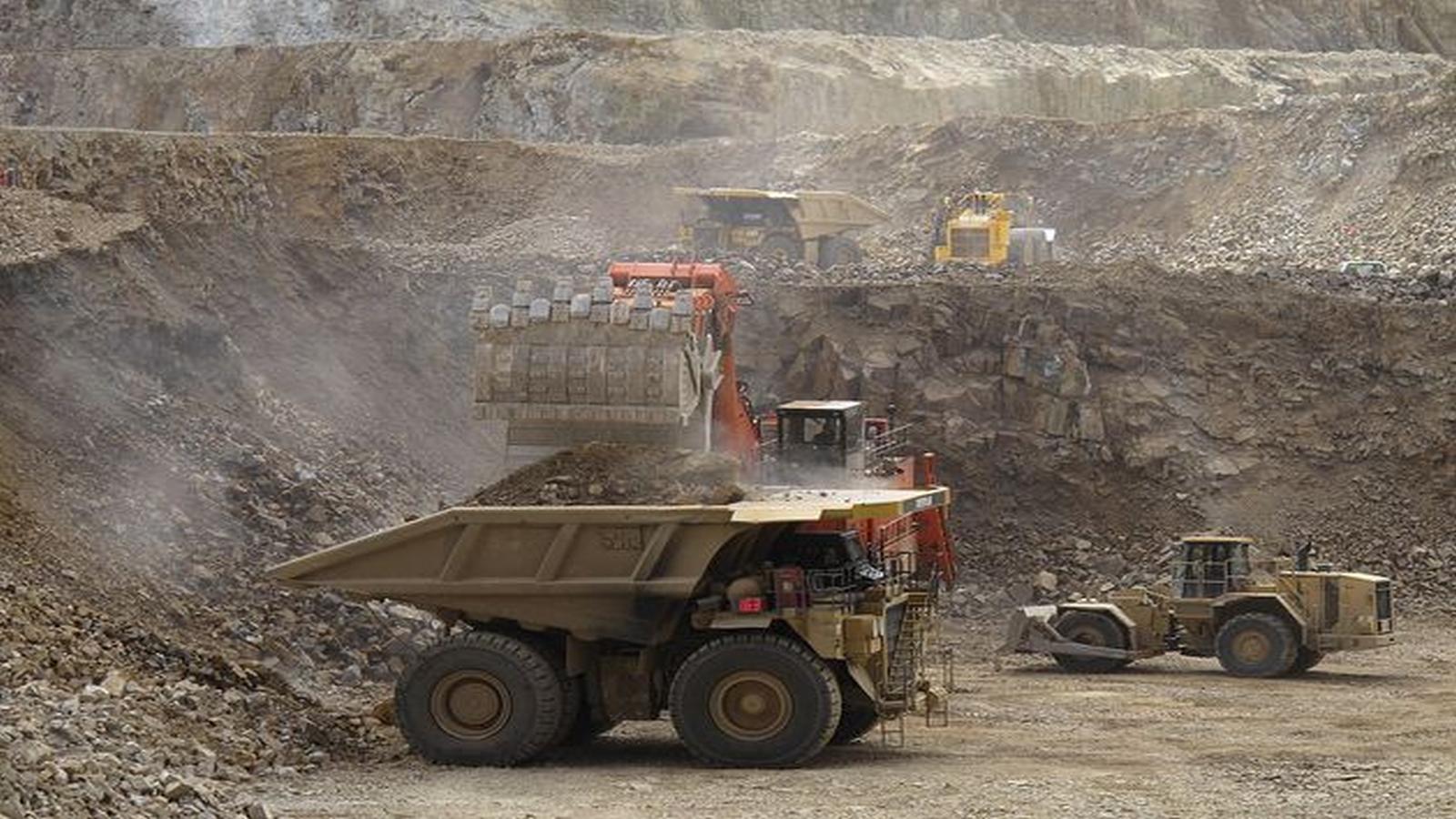 Heavy Machinery Dump Truck Coal Mining Operators Darwin-iMINCO.net Mining Information