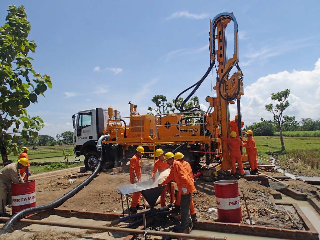 Experienced Driller Offsiders Waterwell drilling equipment Perth